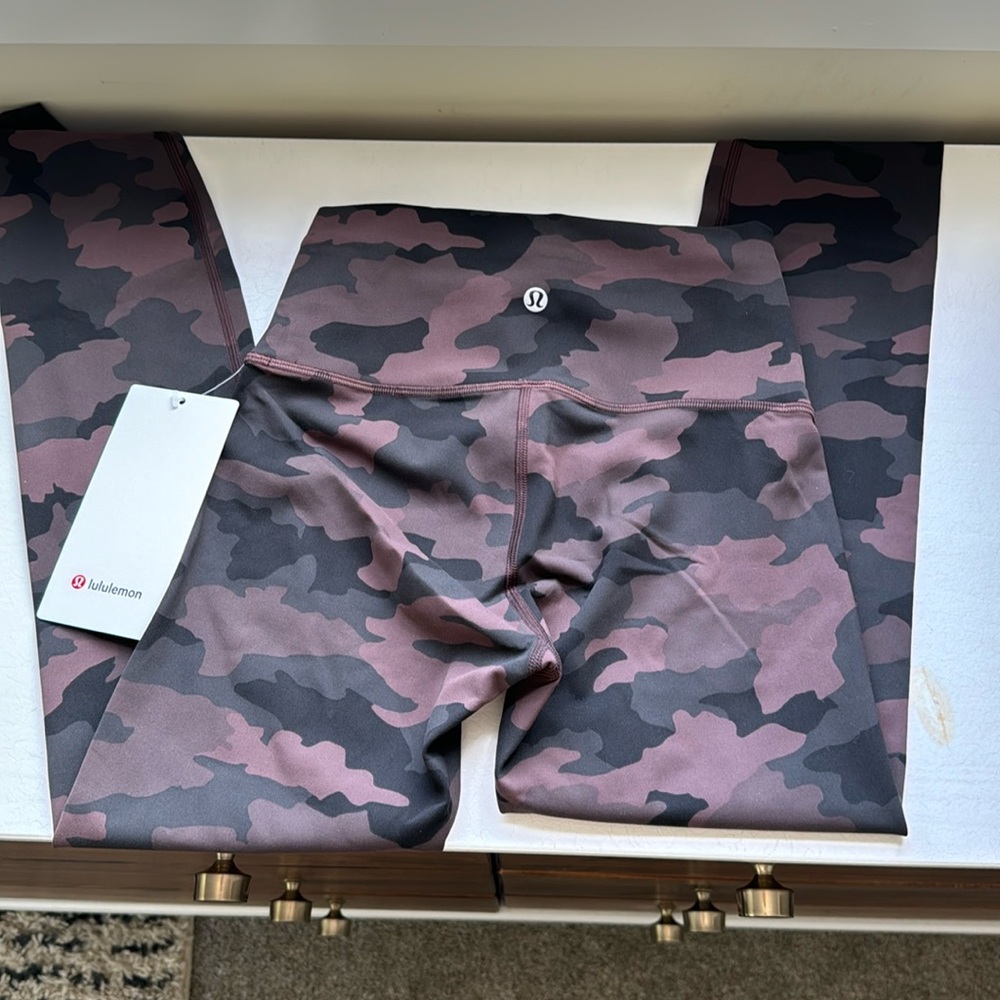 Lululemon wunder train HR Tight 25”